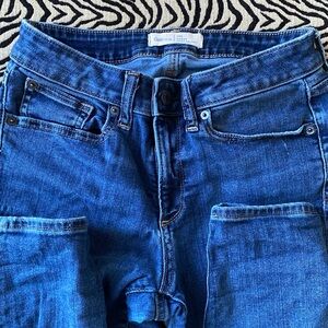 GAP Curvy True Skinny 28 Dark Fade soft stretch EUC no holes or distressing